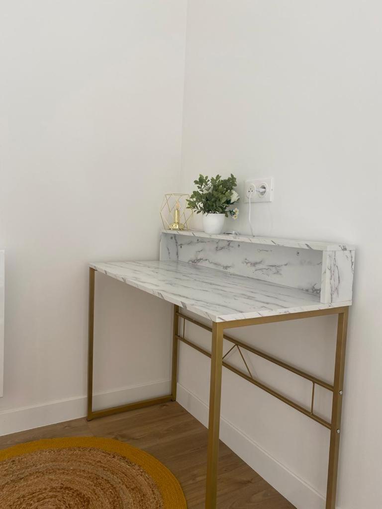 Elegance & Confort Au Coeur De Cholet ! Екстериор снимка