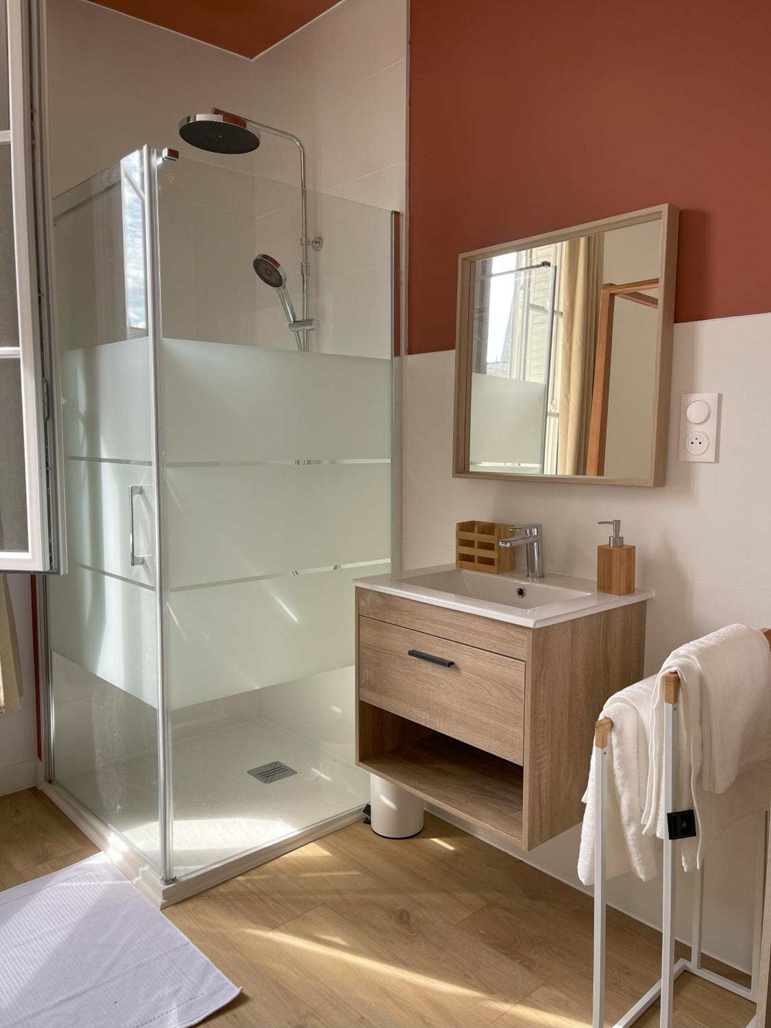 Elegance & Confort Au Coeur De Cholet ! Екстериор снимка